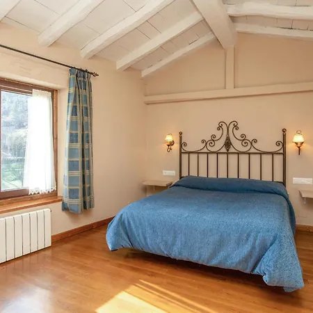 2 Bedroom Awesome In Holiday home *