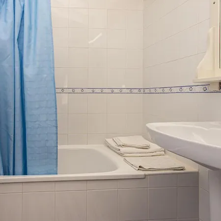 2 Bedroom Awesome In